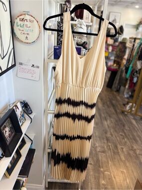 Naya Cream Midi Dress with Black Wave Accent